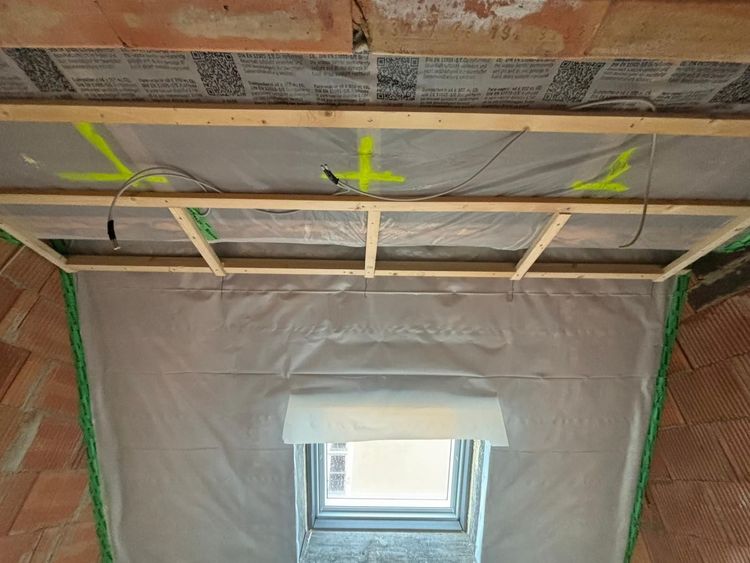 Elektroinstallation eines modernen Dreifamilienhauses