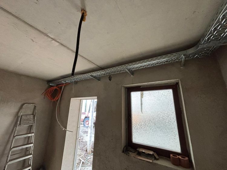 Elektroinstallation eines modernen Dreifamilienhauses