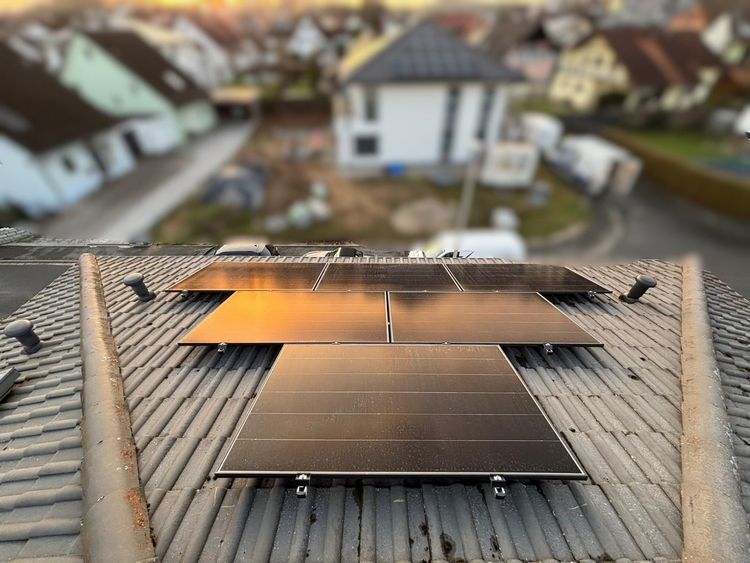 Photovoltaikanlage mit 18,5 kWp und 20 kWh Batteriespeicher