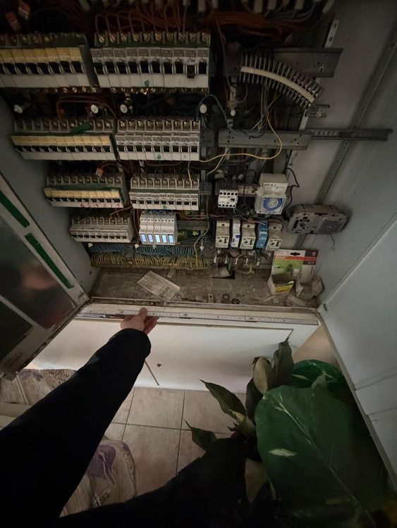 Erneuerung eines Etagenverteilers in einem Mehrparteienhaus