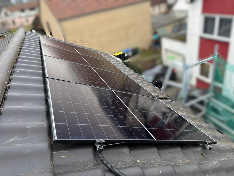 Photovoltaikanlage mit 4,3 kWp, Batteriespeicher und Notstromversorgung