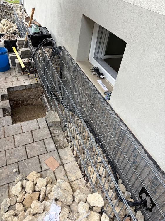Installation einer KEBA Wallbox mit Standfuß