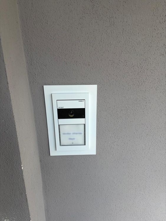 Installation einer Comelit Videosprechanlage im Einfamilienhaus