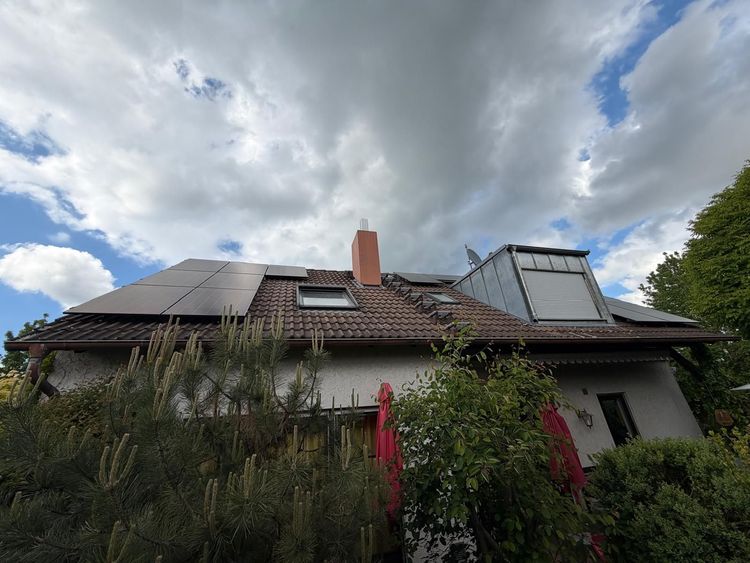 Photovoltaikanlage mit 11,5 kWp und 10 kWh Batteriespeicher